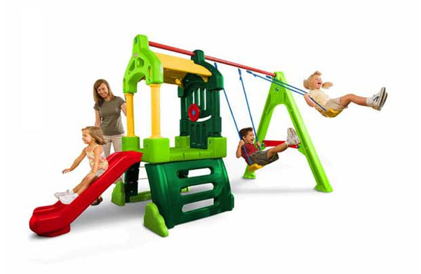 מתקן נדנדות ומגלשה