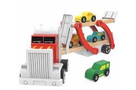 משאית נושאת רכבים מעץ