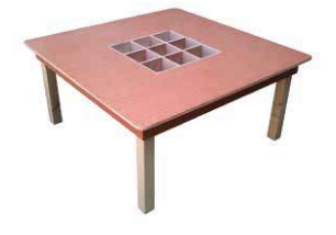 שולחן יצירה ומשחק מרובע תא נשלף